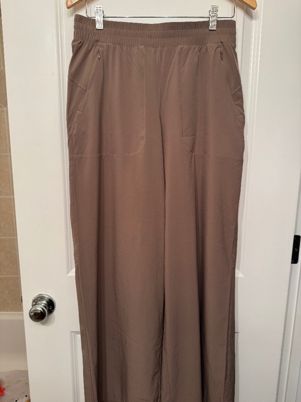 Lululemon Swift Mid-Rise Wide-Leg Pant